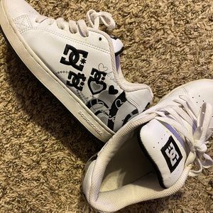 Women’s DC shoes size 7